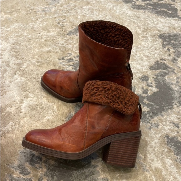 Kelsi Dagger Brooklyn for Anthropologie
Westward Ankle Boots Size 8 - Picture 3 of 13